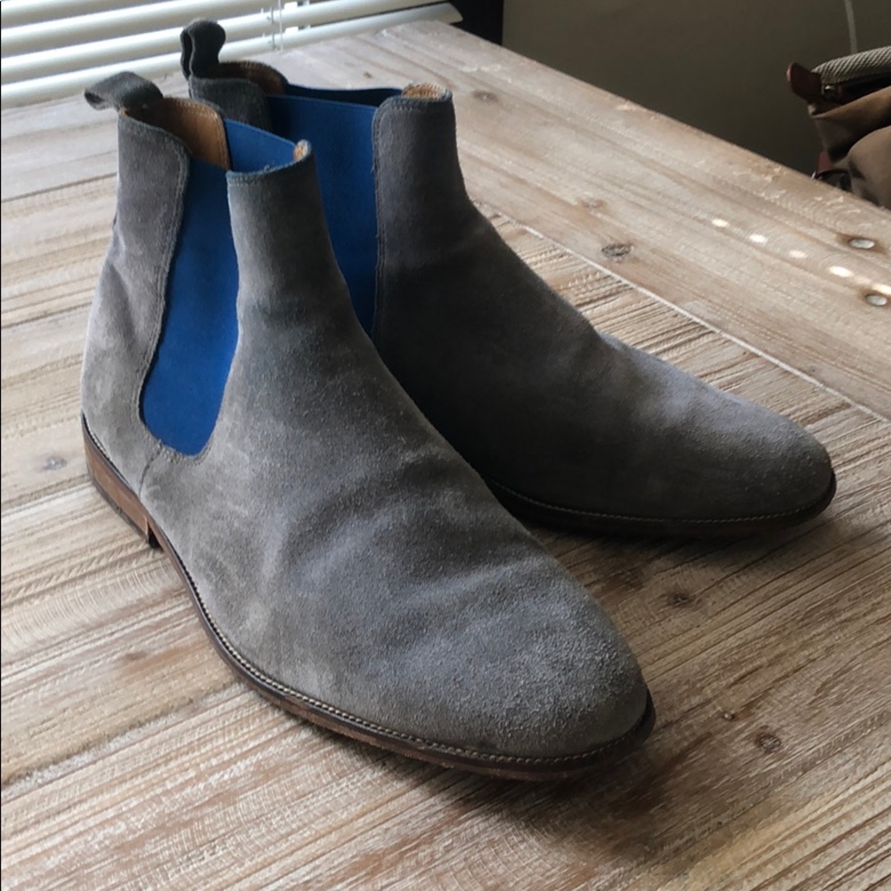 Great condition Grey Chelsea Boots with blue sides